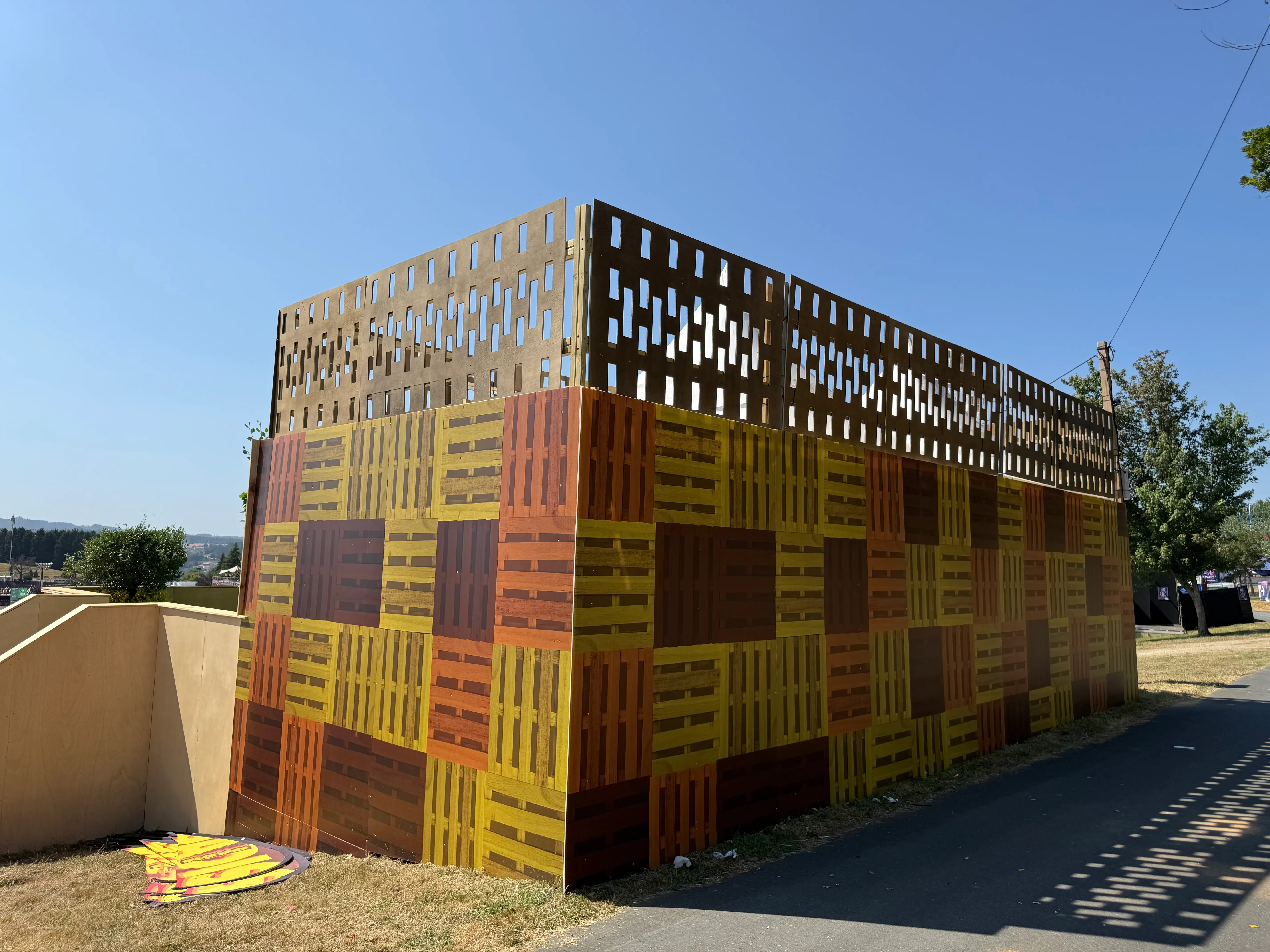 Cubo de palés con celosía superior